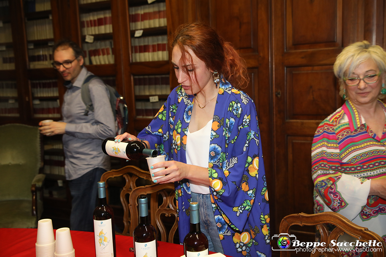 VBS_1393 - Presentazione libro 'Il dono del basilico' di Lucrezia Pernigotti.jpg